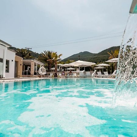 Pachis Escape Suites Екстериор снимка