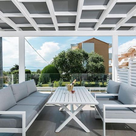 Pachis Escape Suites Екстериор снимка
