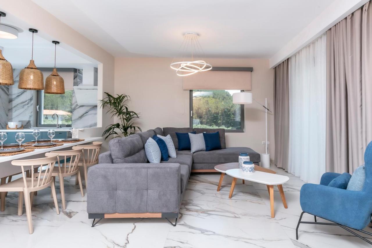 Pachis Escape Suites Екстериор снимка