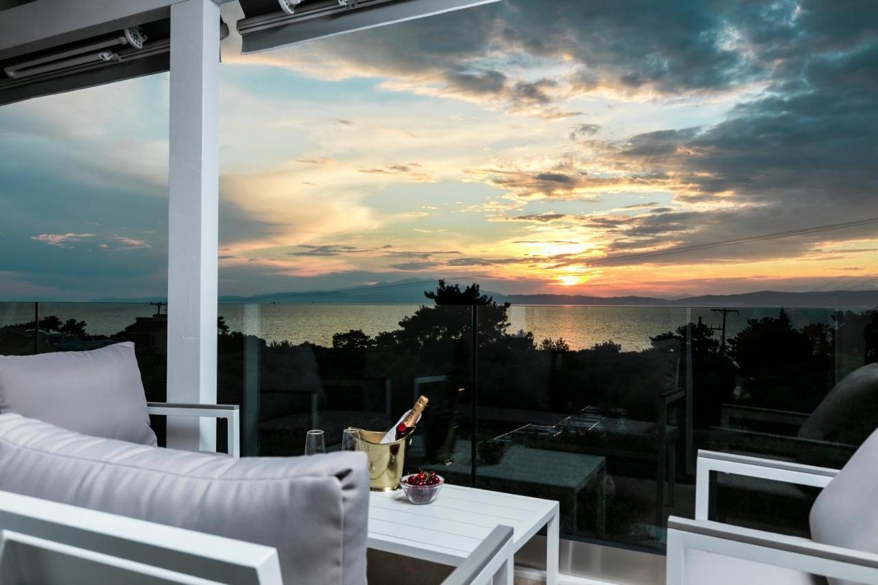 Pachis Escape Suites Екстериор снимка
