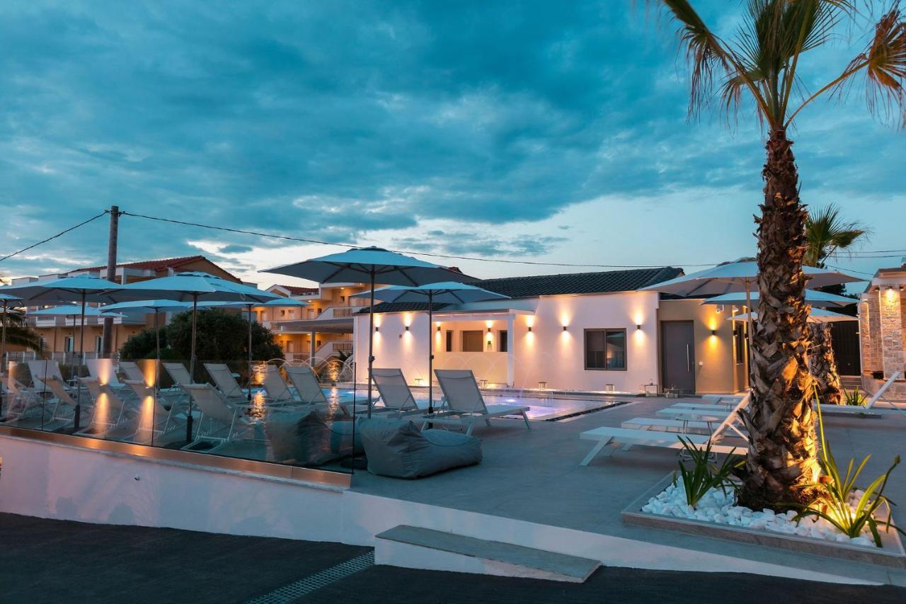 Pachis Escape Suites Екстериор снимка