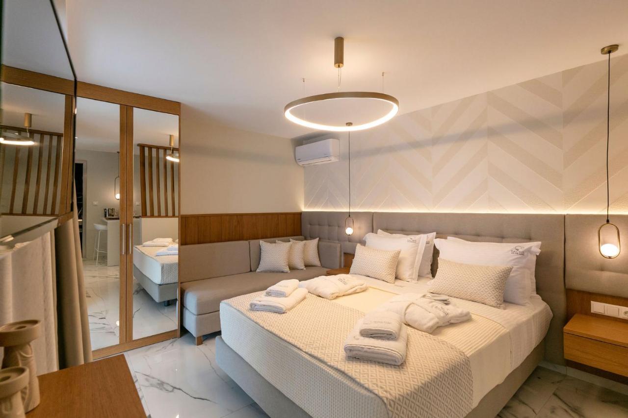 Pachis Escape Suites Екстериор снимка